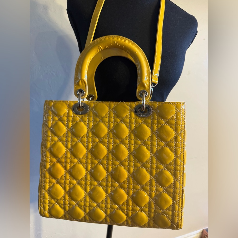 Dior Lady Dior Large Yellow Patent Leather - Picture 5 of 16